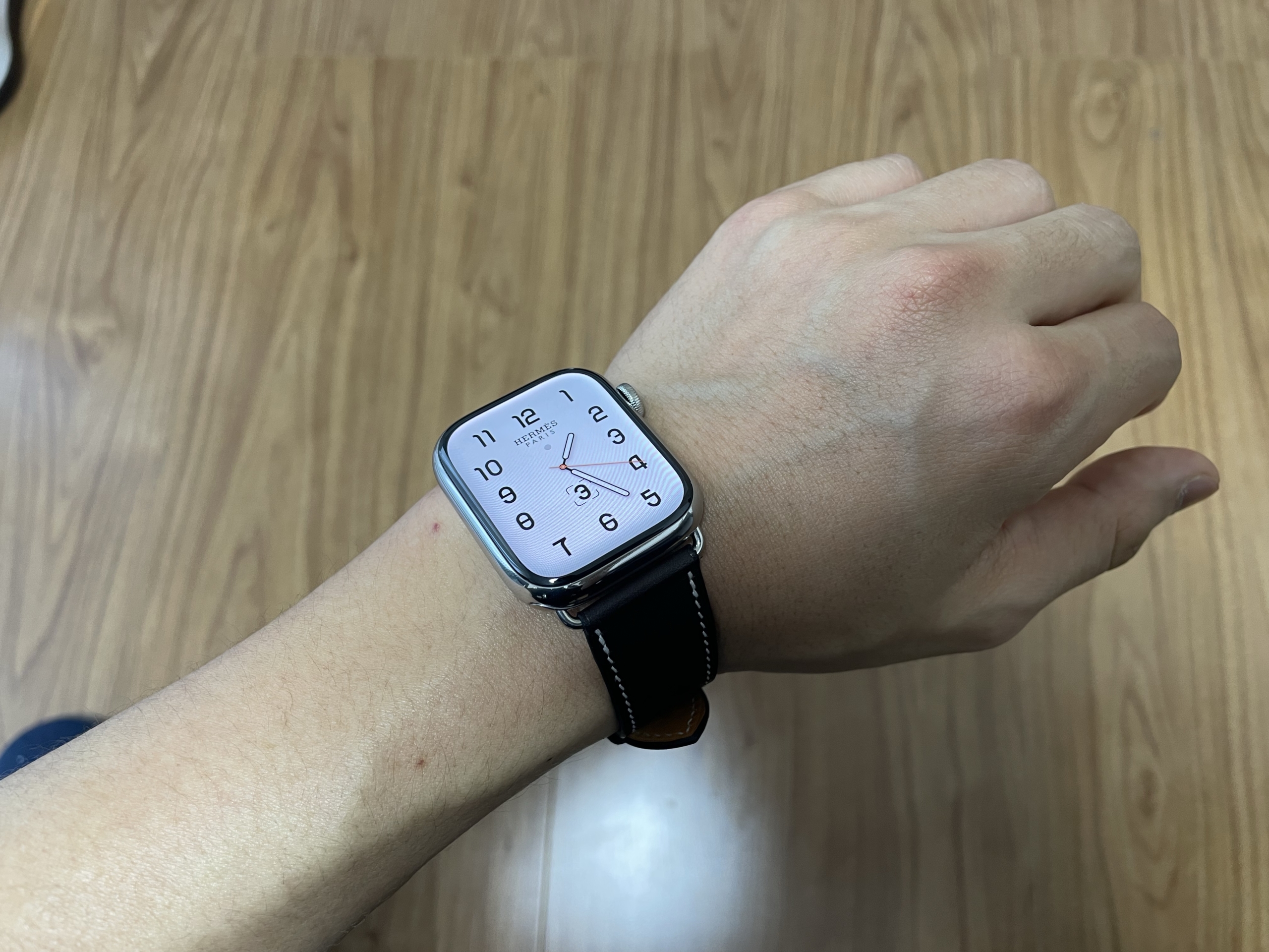 Apple Watch Hermès シンプルトゥール ディプロイアントバックル